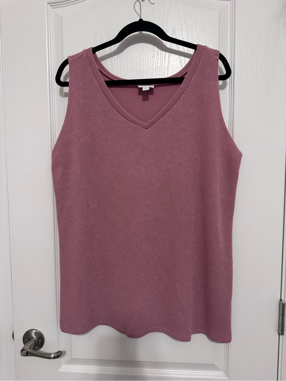 LuLaRoe Farrah Sleeveless V-Neck Tank in Mauve Pink
